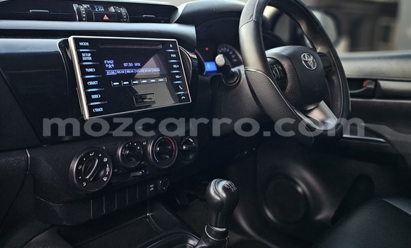 Buy Used Toyota Hiluxe Revo White Car in Maputo in Maputo Buy Used Toyota Hiluxe Revo White Car in Maputo in Maputo