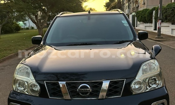 Nunua Ilio tumika Nissan X-Trail Nyeusi Gari ndani ya Maputo nchini Maputo