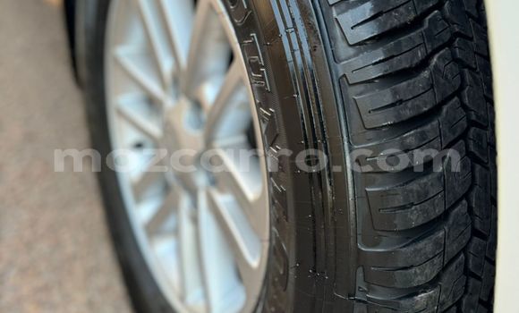 Buy Used Toyota Hilux White Car in Maputo in Maputo Buy Used Toyota Hilux White Car in Maputo in Maputo