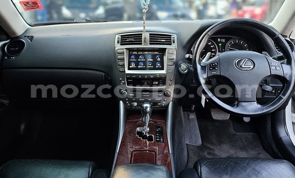 Nunua Ilio tumika Lexus IS Nyeupe Gari ndani ya Maputo nchini Maputo Nunua Ilio tumika Lexus IS Nyeupe Gari ndani ya Maputo nchini Maputo