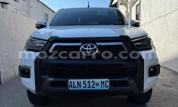 Comprar Novo Toyota Hiluxe Revo Branco Carro em Maputo em Maputo Comprar Novo Toyota Hiluxe Revo Branco Carro em Maputo em Maputo