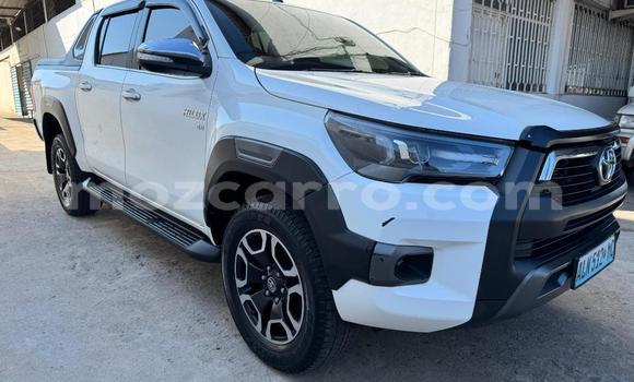 Comprar Novo Toyota Hiluxe Revo Branco Carro em Maputo em Maputo Comprar Novo Toyota Hiluxe Revo Branco Carro em Maputo em Maputo