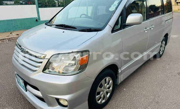 Buy Used Toyota Noah Silver Car in Maputo in Maputo Buy Used Toyota Noah Silver Car in Maputo in Maputo