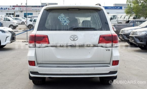 Nunua Imported Toyota Land Cruiser Nyeusi Gari ndani ya Import - Dubai nchini Cabo Delgado Nunua Imported Toyota Land Cruiser Nyeusi Gari ndani ya Import - Dubai nchini Cabo Delgado