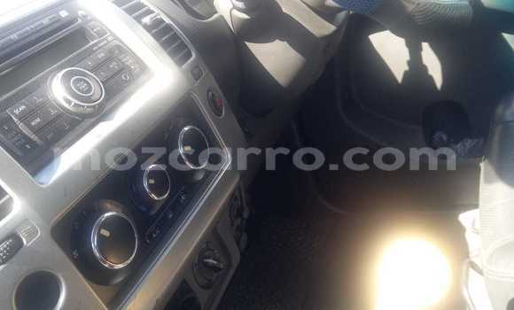 Buy Used Nissan Navara Silver Car in Maputo in Maputo Buy Used Nissan Navara Silver Car in Maputo in Maputo
