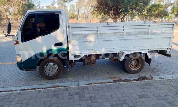 Buy Used Toyota Hilux White Car in Maputo in Maputo Buy Used Toyota Hilux White Car in Maputo in Maputo