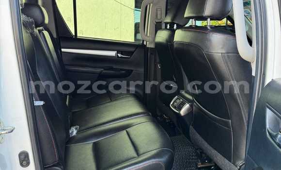 Comprar Usado Toyota Hiluxe Revo Branco Carro em Maputo em Maputo Comprar Usado Toyota Hiluxe Revo Branco Carro em Maputo em Maputo
