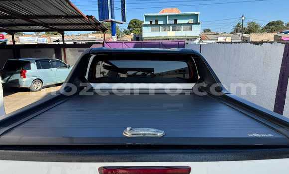 Comprar Usado Toyota Hiluxe Revo Branco Carro em Maputo em Maputo Comprar Usado Toyota Hiluxe Revo Branco Carro em Maputo em Maputo