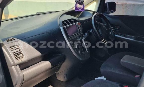 Tenga Tsaru Toyota Ractis Zvimwe Mota in Angoche in Nampula Tenga Tsaru Toyota Ractis Zvimwe Mota in Angoche in Nampula