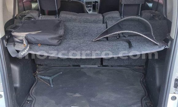 Tenga Tsaru Toyota Ractis Zvimwe Mota in Angoche in Nampula Tenga Tsaru Toyota Ractis Zvimwe Mota in Angoche in Nampula