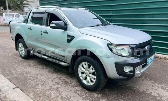 Tenga Tsaru Ford Ranger Zvimwe Mota in Angoche in Nampula Tenga Tsaru Ford Ranger Zvimwe Mota in Angoche in Nampula