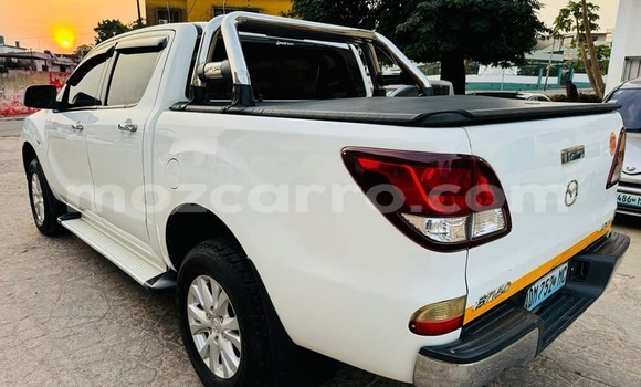 Nunua Ilio tumika Mazda Tribute Nyingine Gari ndani ya Maputo nchini Maputo