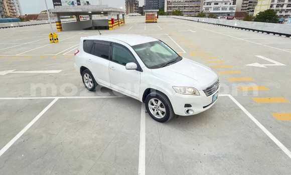 Nunua Ilio tumika Toyota Vanguard Nyeupe Gari ndani ya Maputo nchini Maputo Nunua Ilio tumika Toyota Vanguard Nyeupe Gari ndani ya Maputo nchini Maputo