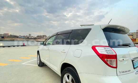 Nunua Ilio tumika Toyota Vanguard Nyeupe Gari ndani ya Maputo nchini Maputo Nunua Ilio tumika Toyota Vanguard Nyeupe Gari ndani ya Maputo nchini Maputo