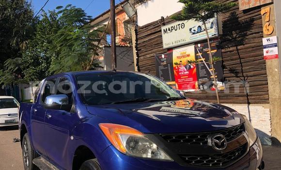 Comprar Usado Mazda BT-50 Azul Carro em Maputo em Maputo