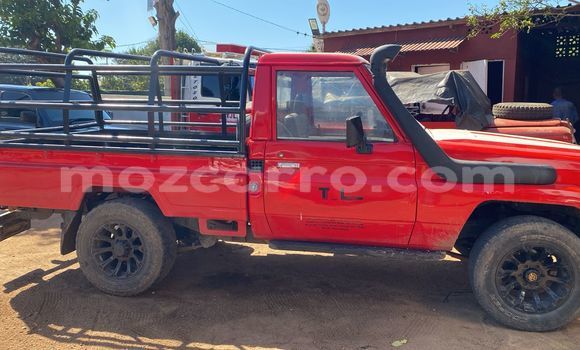Comprar Usado Toyota Land Cruiser Vermelho Carro em Maputo em Maputo