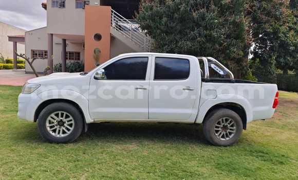 Comprar Usado Toyota Hilux Branco Carro em Maputo em Maputo Comprar Usado Toyota Hilux Branco Carro em Maputo em Maputo
