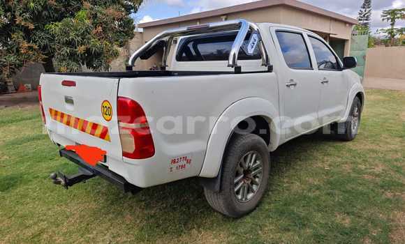 Comprar Usado Toyota Hilux Branco Carro em Maputo em Maputo Comprar Usado Toyota Hilux Branco Carro em Maputo em Maputo