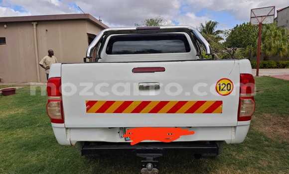 Comprar Usado Toyota Hilux Branco Carro em Maputo em Maputo Comprar Usado Toyota Hilux Branco Carro em Maputo em Maputo