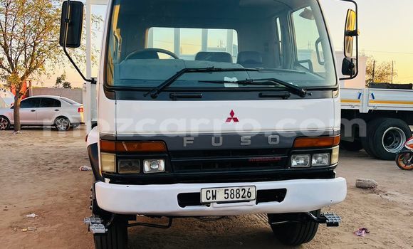 Comprar Usado Mitsubishi Canter Branco Caminhão em Xai-Xai em Gaza