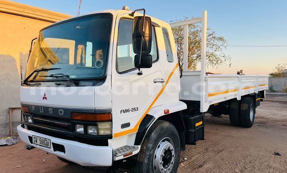 Comprar Usado Mitsubishi Canter Branco Caminhão em Xai-Xai em Gaza Comprar Usado Mitsubishi Canter Branco Caminhão em Xai-Xai em Gaza