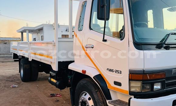 Comprar Usado Mitsubishi Canter Branco Caminhão em Xai-Xai em Gaza Comprar Usado Mitsubishi Canter Branco Caminhão em Xai-Xai em Gaza