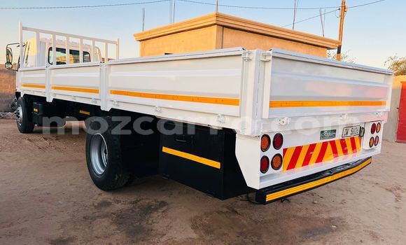 Comprar Usado Mitsubishi Canter Branco Caminhão em Xai-Xai em Gaza Comprar Usado Mitsubishi Canter Branco Caminhão em Xai-Xai em Gaza