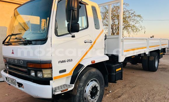 Comprar Usado Mitsubishi Canter Branco Caminhão em Xai-Xai em Gaza Comprar Usado Mitsubishi Canter Branco Caminhão em Xai-Xai em Gaza