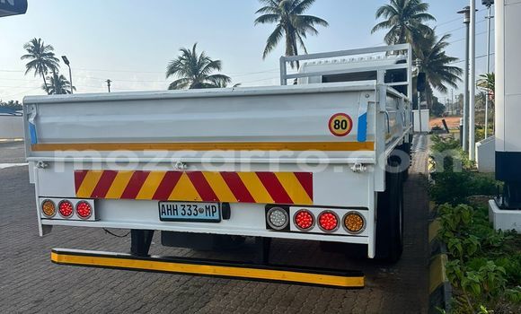 Tenga Tsaru Hino 300 Series Chena Rori in Maxixe in Inhambane Tenga Tsaru Hino 300 Series Chena Rori in Maxixe in Inhambane