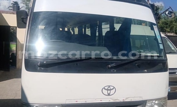 Comprar Usado Toyota Coaster Branco Carro em Moçambique em Nampula Comprar Usado Toyota Coaster Branco Carro em Moçambique em Nampula