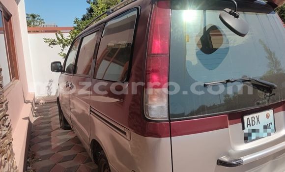 Comprar Usado Toyota Noah Vermelho Carro em Maputo em Maputo Comprar Usado Toyota Noah Vermelho Carro em Maputo em Maputo