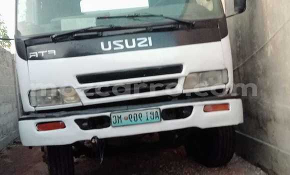 Comprar Usado Isuzu FTR 850 Branco Caminhão em Maputo em Maputo