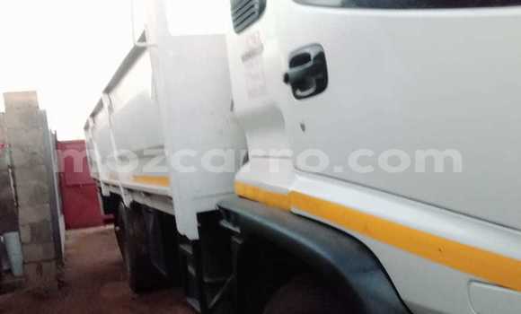 Comprar Usado Isuzu FTR 850 Branco Caminhão em Maputo em Maputo Comprar Usado Isuzu FTR 850 Branco Caminhão em Maputo em Maputo