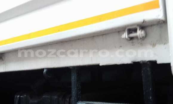 Comprar Usado Isuzu FTR 850 Branco Caminhão em Maputo em Maputo Comprar Usado Isuzu FTR 850 Branco Caminhão em Maputo em Maputo