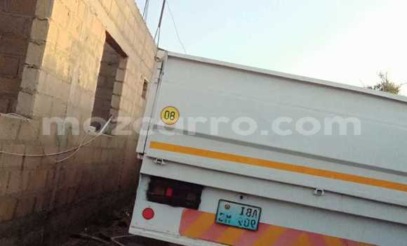 Comprar Usado Isuzu FTR 850 Branco Caminhão em Maputo em Maputo Comprar Usado Isuzu FTR 850 Branco Caminhão em Maputo em Maputo