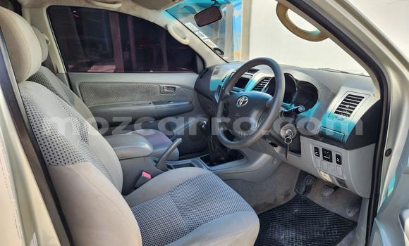 Nunua Ilio tumika Toyota Hilux Fedha Gari ndani ya Maputo nchini Maputo Nunua Ilio tumika Toyota Hilux Fedha Gari ndani ya Maputo nchini Maputo