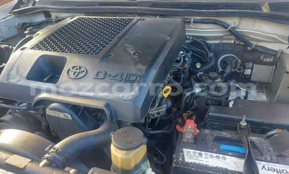 Nunua Ilio tumika Toyota Hilux Nyeupe Gari ndani ya Maputo nchini Maputo Nunua Ilio tumika Toyota Hilux Nyeupe Gari ndani ya Maputo nchini Maputo