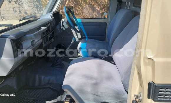 Nunua Ilio tumika Toyota Land Cruiser Beige Gari ndani ya Maputo nchini Maputo Nunua Ilio tumika Toyota Land Cruiser Beige Gari ndani ya Maputo nchini Maputo