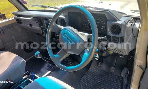 Nunua Ilio tumika Toyota Land Cruiser Beige Gari ndani ya Maputo nchini Maputo Nunua Ilio tumika Toyota Land Cruiser Beige Gari ndani ya Maputo nchini Maputo