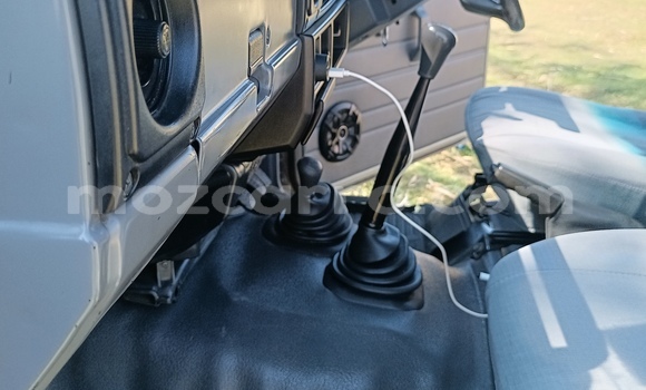 Nunua Ilio tumika Toyota Land Cruiser Beige Gari ndani ya Maputo nchini Maputo Nunua Ilio tumika Toyota Land Cruiser Beige Gari ndani ya Maputo nchini Maputo