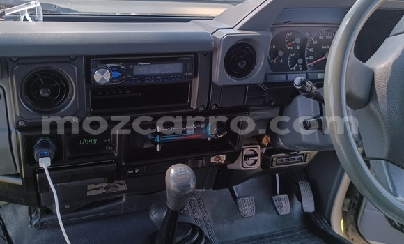 Nunua Ilio tumika Toyota Land Cruiser Beige Gari ndani ya Maputo nchini Maputo Nunua Ilio tumika Toyota Land Cruiser Beige Gari ndani ya Maputo nchini Maputo