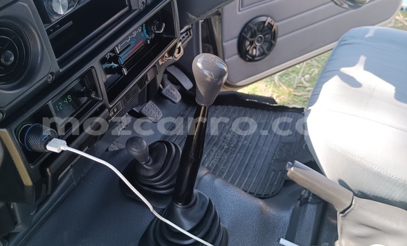 Nunua Ilio tumika Toyota Land Cruiser Beige Gari ndani ya Maputo nchini Maputo Nunua Ilio tumika Toyota Land Cruiser Beige Gari ndani ya Maputo nchini Maputo