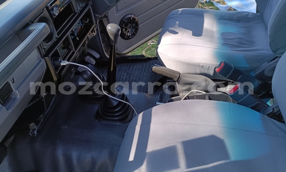 Nunua Ilio tumika Toyota Land Cruiser Beige Gari ndani ya Maputo nchini Maputo Nunua Ilio tumika Toyota Land Cruiser Beige Gari ndani ya Maputo nchini Maputo