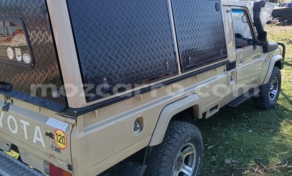 Nunua Ilio tumika Toyota Land Cruiser Beige Gari ndani ya Maputo nchini Maputo Nunua Ilio tumika Toyota Land Cruiser Beige Gari ndani ya Maputo nchini Maputo