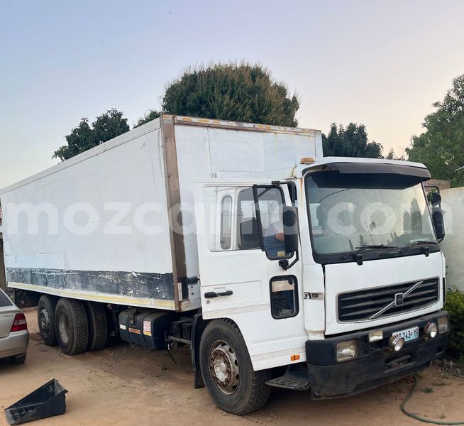 Big with watermark volvo 440 maputo maputo 28691