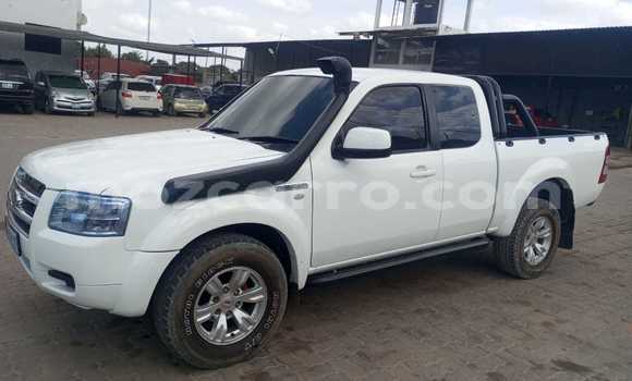 Nunua Ilio tumika Ford Ranger Nyeupe Gari ndani ya Maputo nchini Maputo