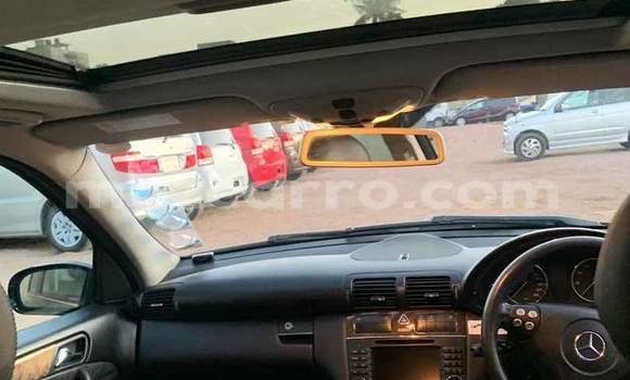 Comprar Usado Mercedes-Benz C250 coupe Preto Carro em Maputo em Maputo Comprar Usado Mercedes-Benz C250 coupe Preto Carro em Maputo em Maputo