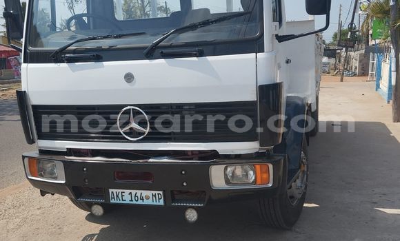 Comprar Usado Mercedes‒Benz W188 Branco Carro em Maputo em Maputo Comprar Usado Mercedes‒Benz W188 Branco Carro em Maputo em Maputo