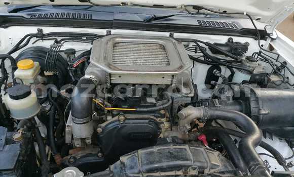 Nunua Ilio tumika Nissan Hardbody Nyeupe Gari ndani ya Maputo nchini Maputo Nunua Ilio tumika Nissan Hardbody Nyeupe Gari ndani ya Maputo nchini Maputo