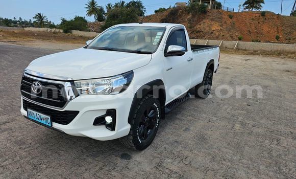Buy Used Toyota Hilux White Car in Maputo in Maputo Buy Used Toyota Hilux White Car in Maputo in Maputo